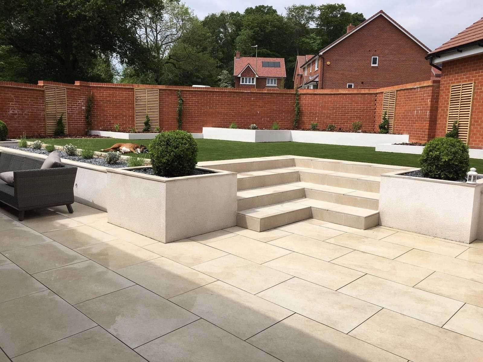 Contemporary porcelain slab patio